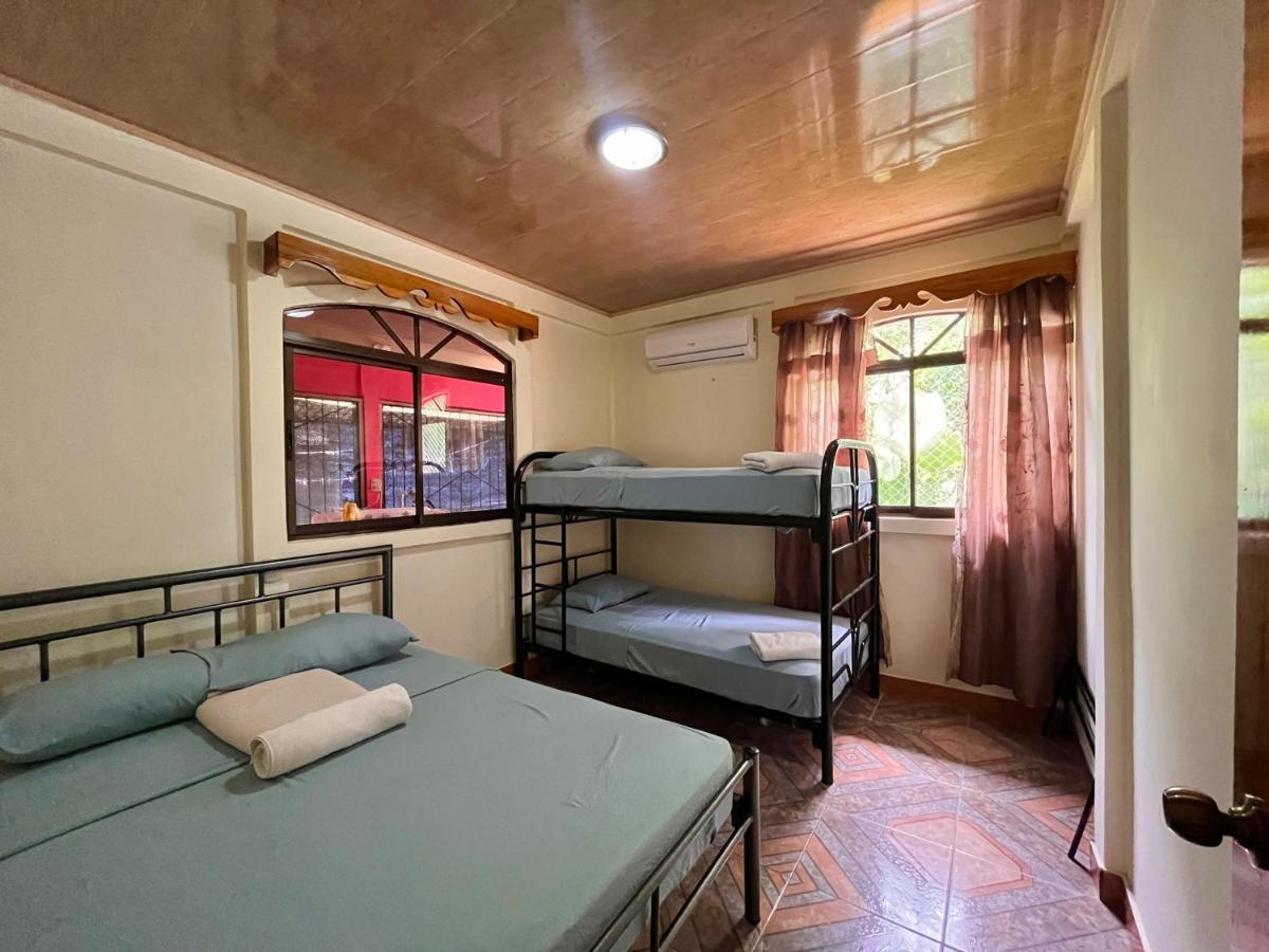 Family Hotel Puerto Viejo de Talamanca Екстер'єр фото