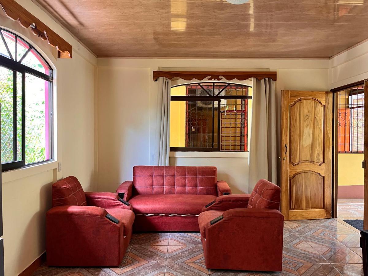 Family Hotel Puerto Viejo de Talamanca Екстер'єр фото