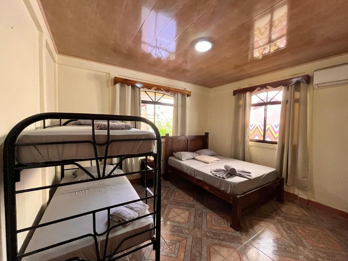 Family Hotel Puerto Viejo de Talamanca Екстер'єр фото