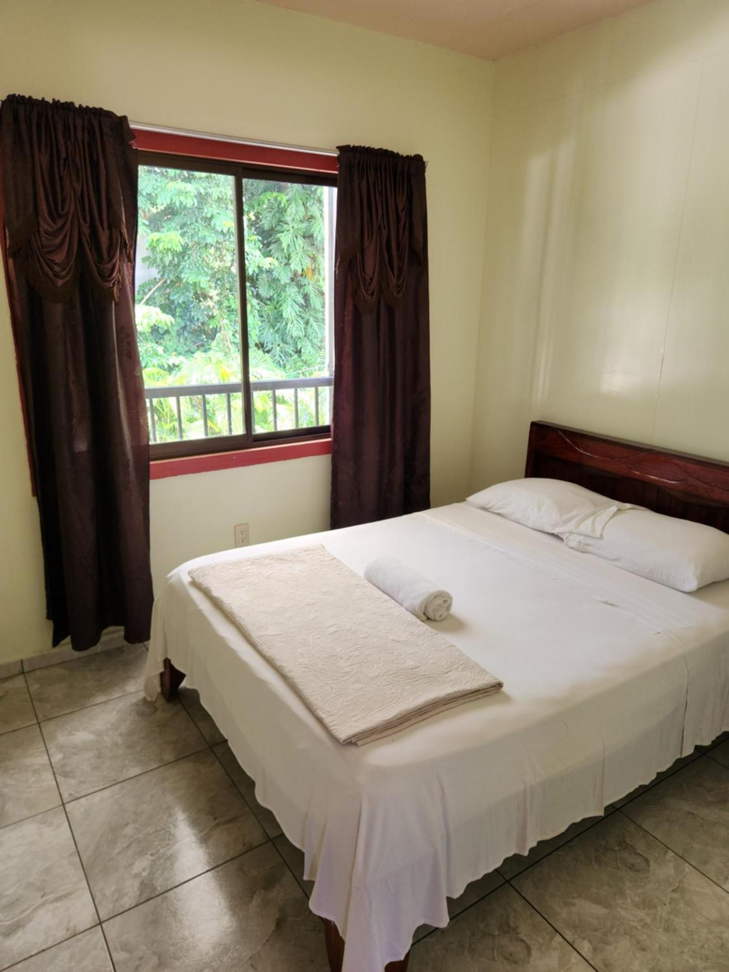 Family Hotel Puerto Viejo de Talamanca Екстер'єр фото