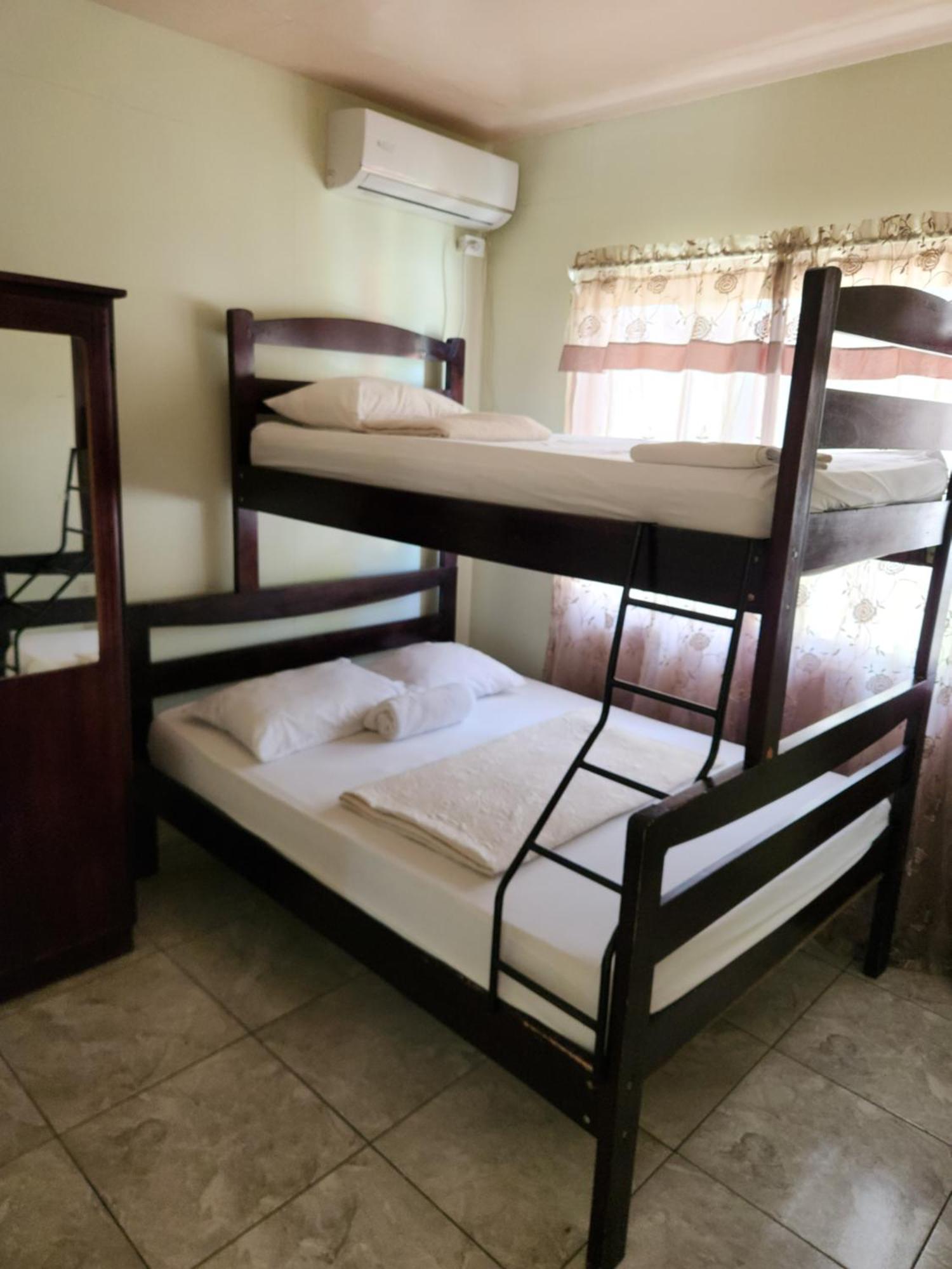 Family Hotel Puerto Viejo de Talamanca Екстер'єр фото